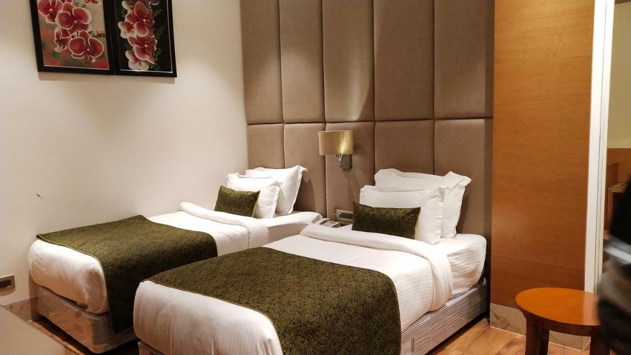 Hotel Orchid Blu Аліґарх Екстер'єр фото