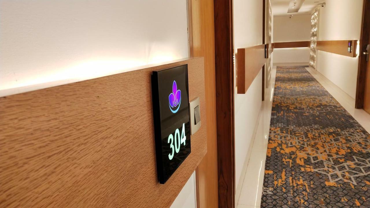 Hotel Orchid Blu Аліґарх Екстер'єр фото