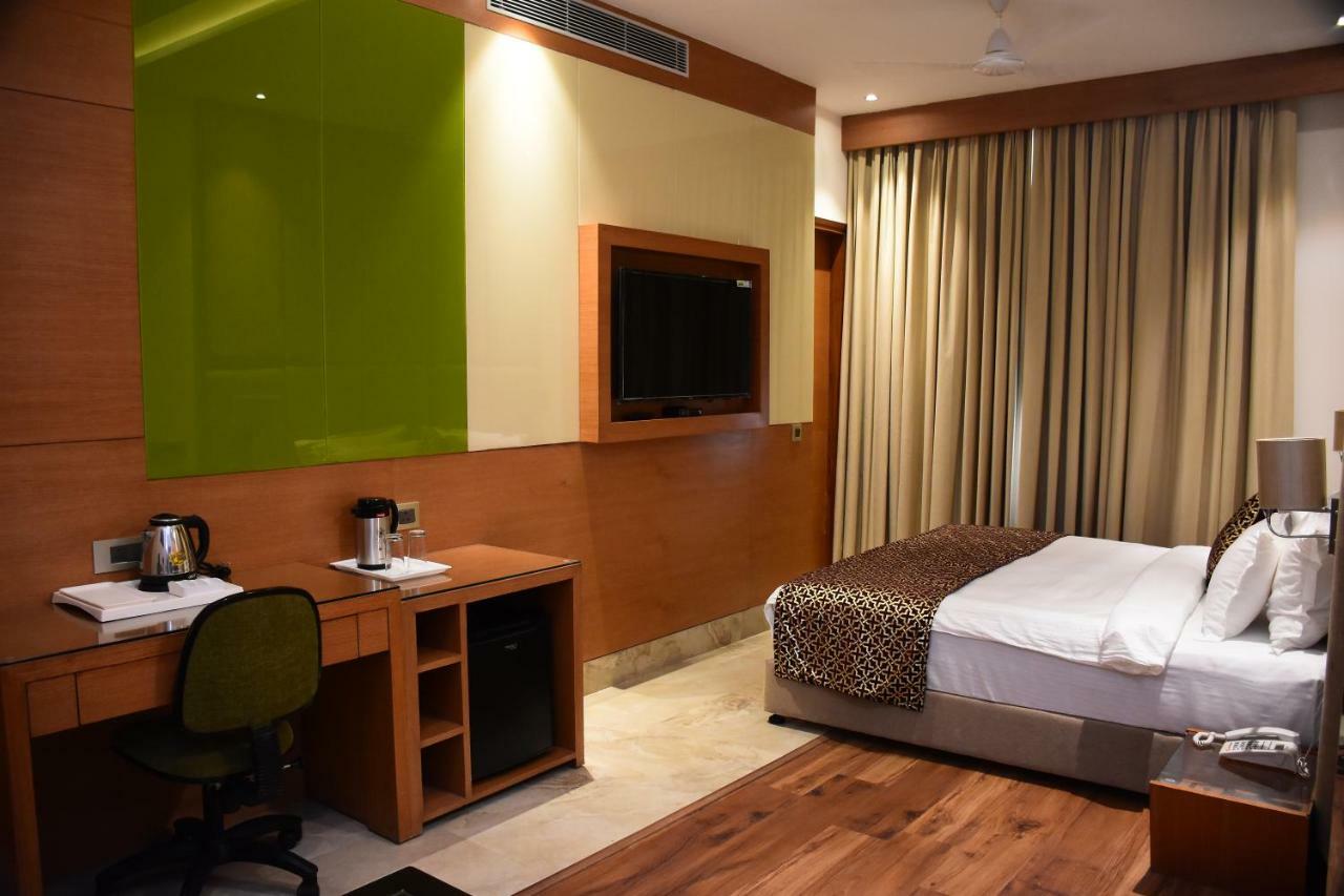 Hotel Orchid Blu Аліґарх Екстер'єр фото