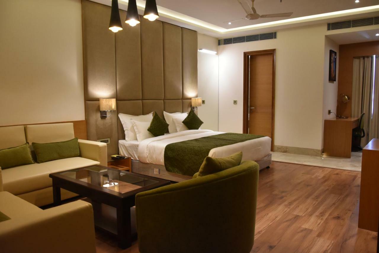 Hotel Orchid Blu Аліґарх Екстер'єр фото