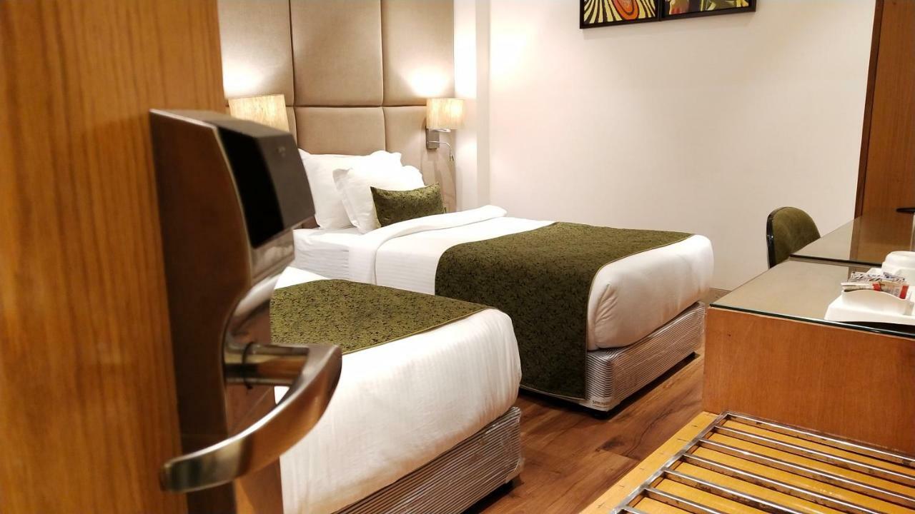 Hotel Orchid Blu Аліґарх Екстер'єр фото