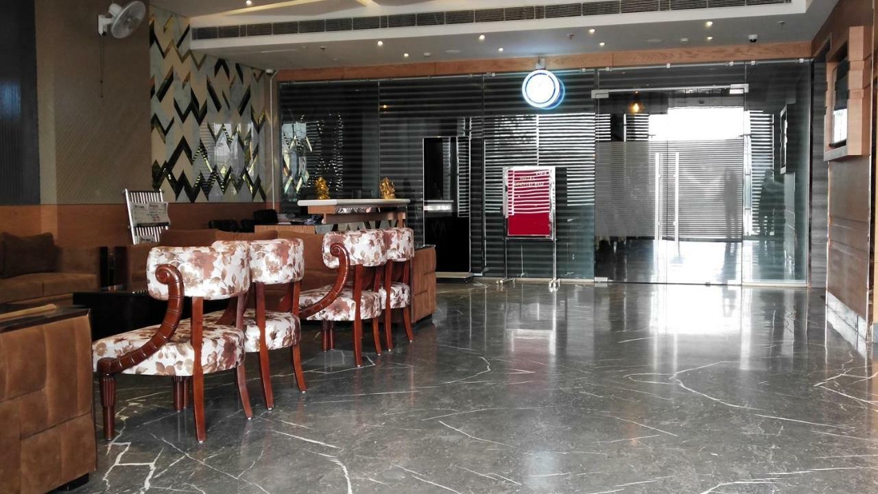 Hotel Orchid Blu Аліґарх Екстер'єр фото