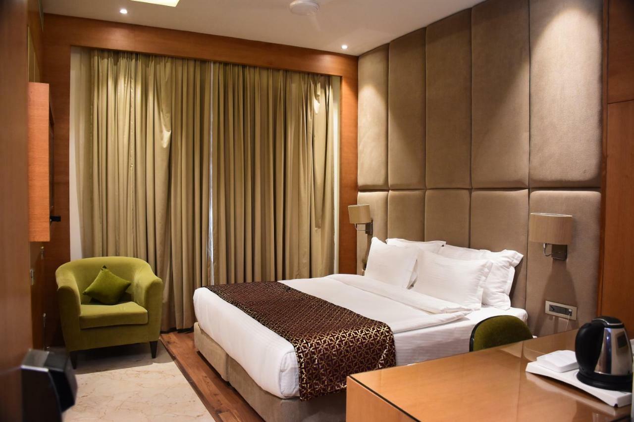 Hotel Orchid Blu Аліґарх Екстер'єр фото