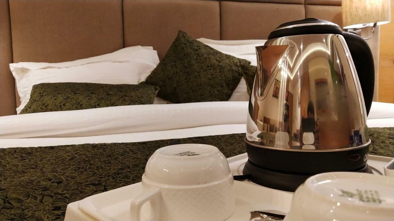 Hotel Orchid Blu Аліґарх Екстер'єр фото