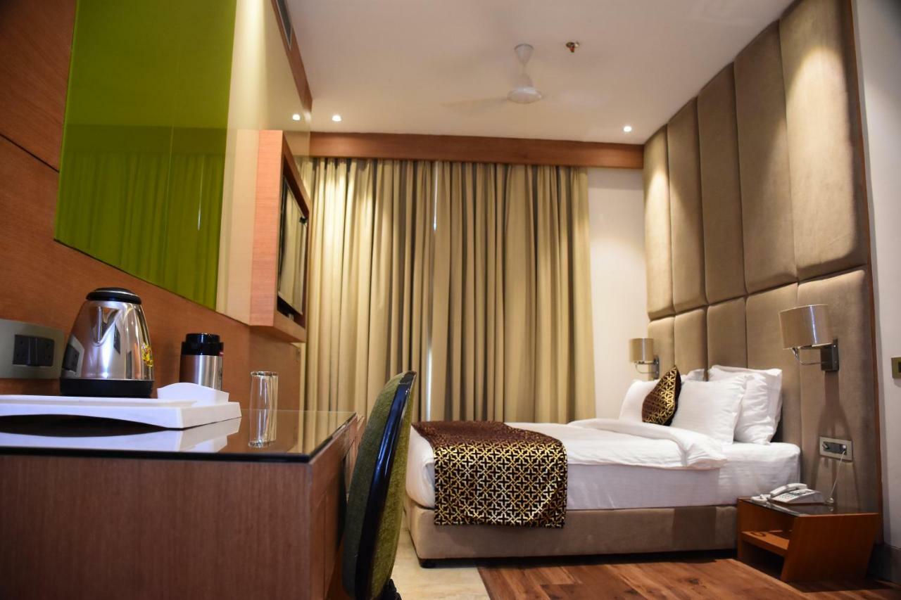 Hotel Orchid Blu Аліґарх Екстер'єр фото